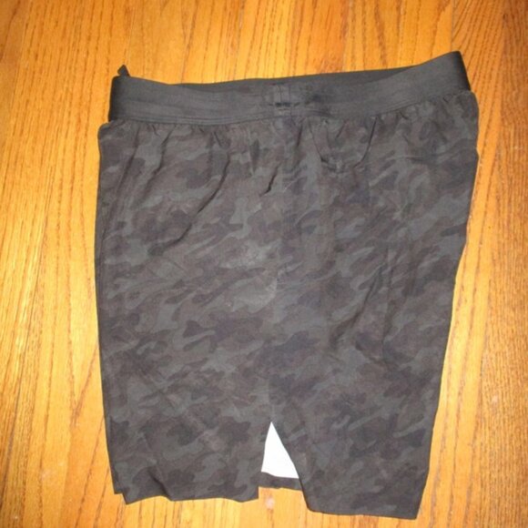 TYR Athletic Shorts Men Tag Sz S NWOT - Picture 6 of 9